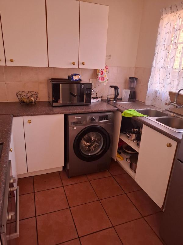 To Let 2 Bedroom Property for Rent in Meyerspark Gauteng