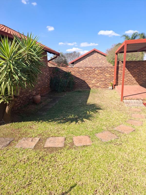 To Let 2 Bedroom Property for Rent in Meyerspark Gauteng