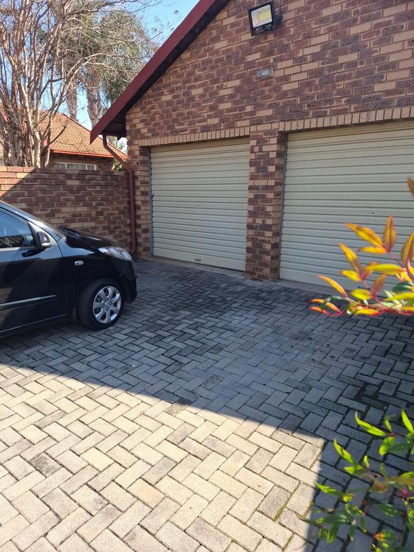 To Let 2 Bedroom Property for Rent in Meyerspark Gauteng