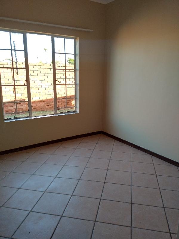 To Let 2 Bedroom Property for Rent in Mooikloof Ridge Gauteng