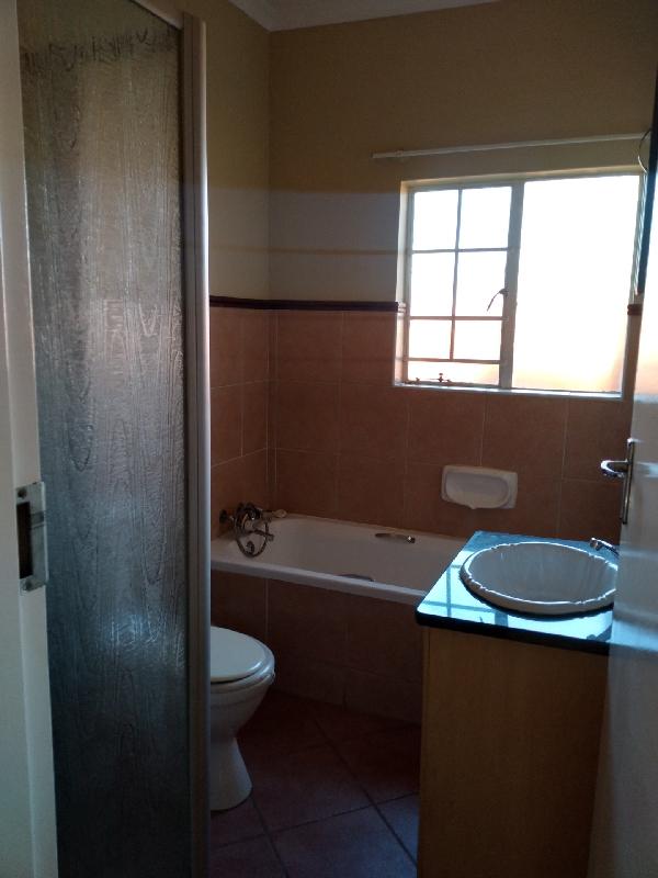 To Let 2 Bedroom Property for Rent in Mooikloof Ridge Gauteng
