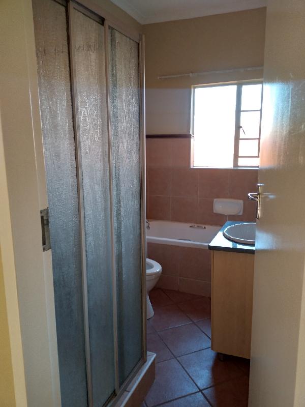 To Let 2 Bedroom Property for Rent in Mooikloof Ridge Gauteng