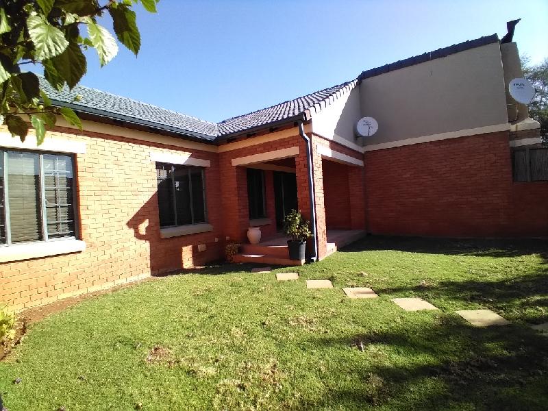 To Let 2 Bedroom Property for Rent in Mooikloof Ridge Gauteng