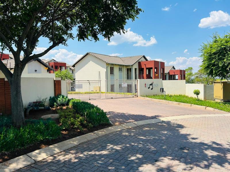 2 Bedroom Property for Sale in Noordwyk Gauteng
