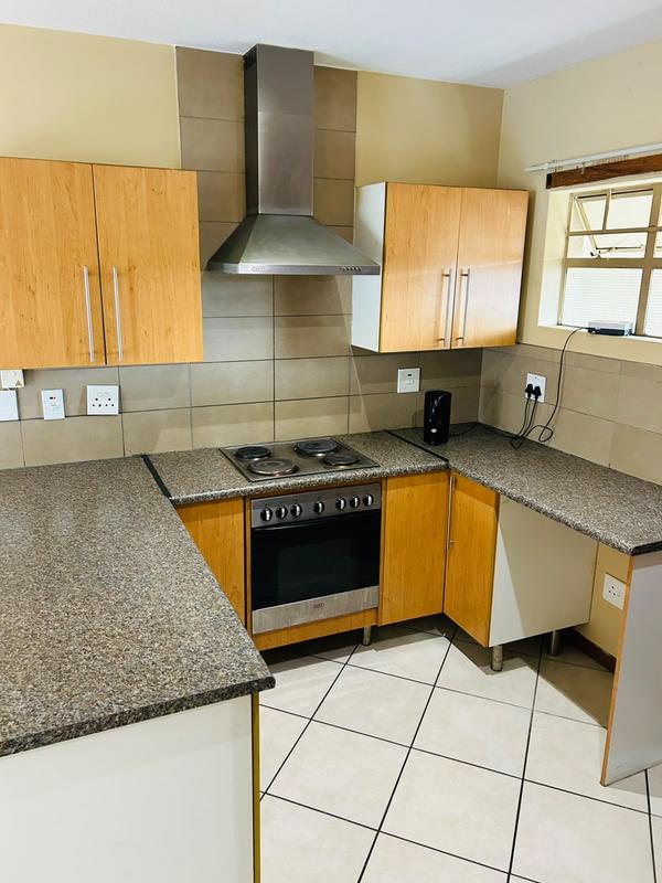 2 Bedroom Property for Sale in Noordwyk Gauteng