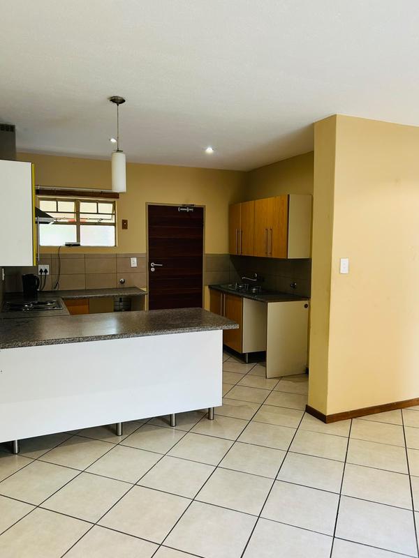 2 Bedroom Property for Sale in Noordwyk Gauteng