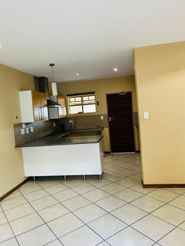 2 Bedroom Property for Sale in Noordwyk Gauteng