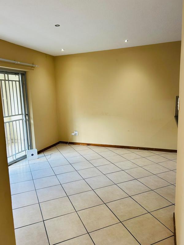 2 Bedroom Property for Sale in Noordwyk Gauteng