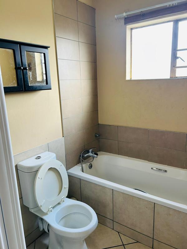 2 Bedroom Property for Sale in Noordwyk Gauteng