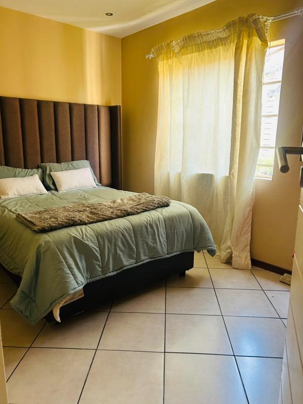 2 Bedroom Property for Sale in Noordwyk Gauteng