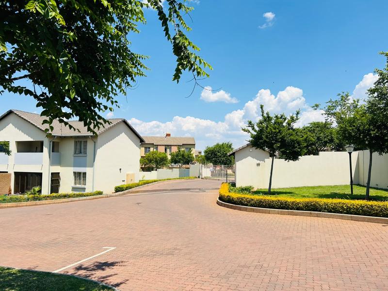 2 Bedroom Property for Sale in Noordwyk Gauteng