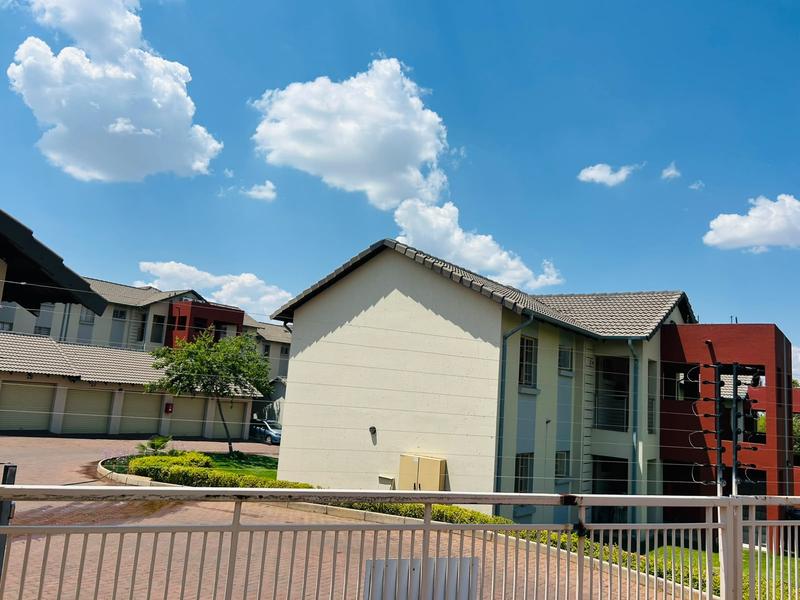 2 Bedroom Property for Sale in Noordwyk Gauteng