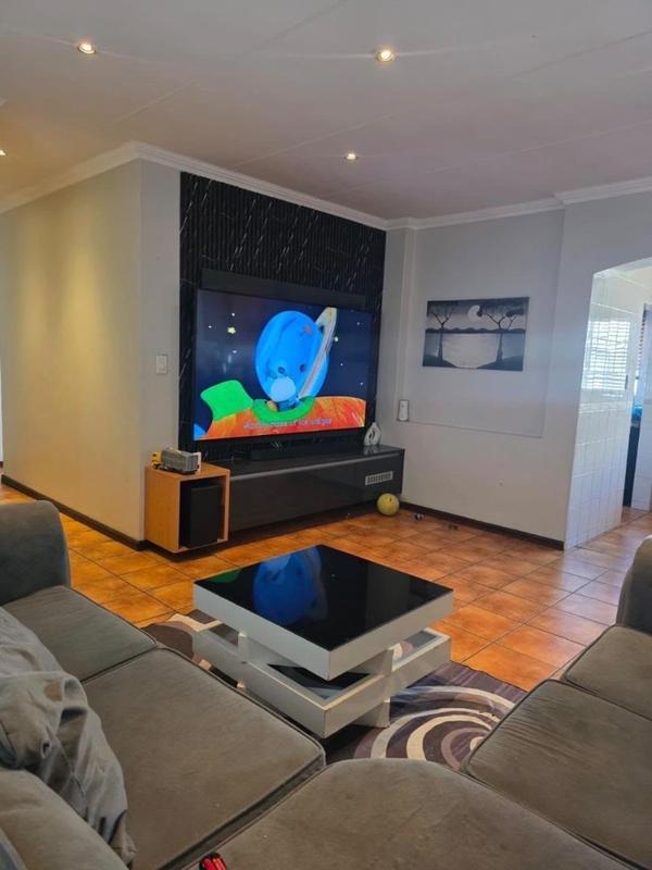 3 Bedroom Property for Sale in Magalieskruin Gauteng