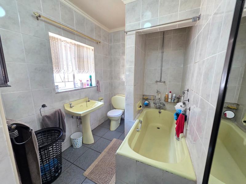 6 Bedroom Property for Sale in Meyerton Central Gauteng