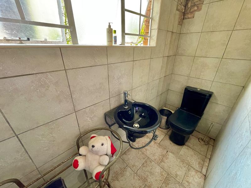 5 Bedroom Property for Sale in Noordheuwel Gauteng