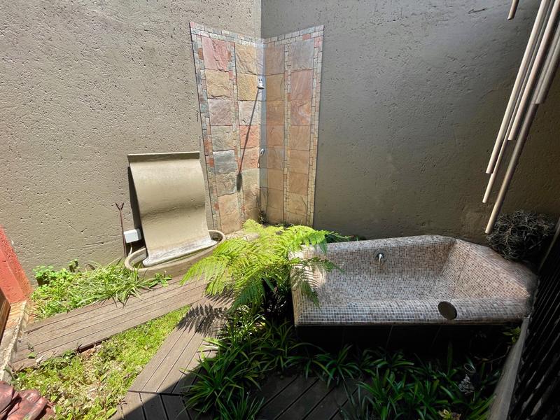 5 Bedroom Property for Sale in Noordheuwel Gauteng