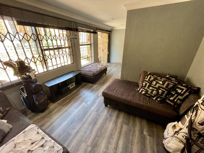 5 Bedroom Property for Sale in Noordheuwel Gauteng