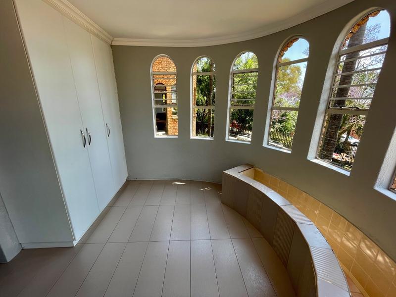 5 Bedroom Property for Sale in Noordheuwel Gauteng