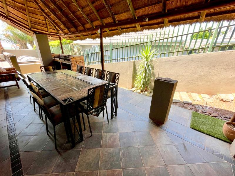 5 Bedroom Property for Sale in Noordheuwel Gauteng