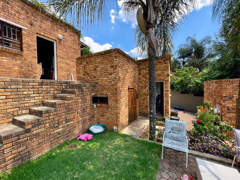 5 Bedroom Property for Sale in Noordheuwel Gauteng