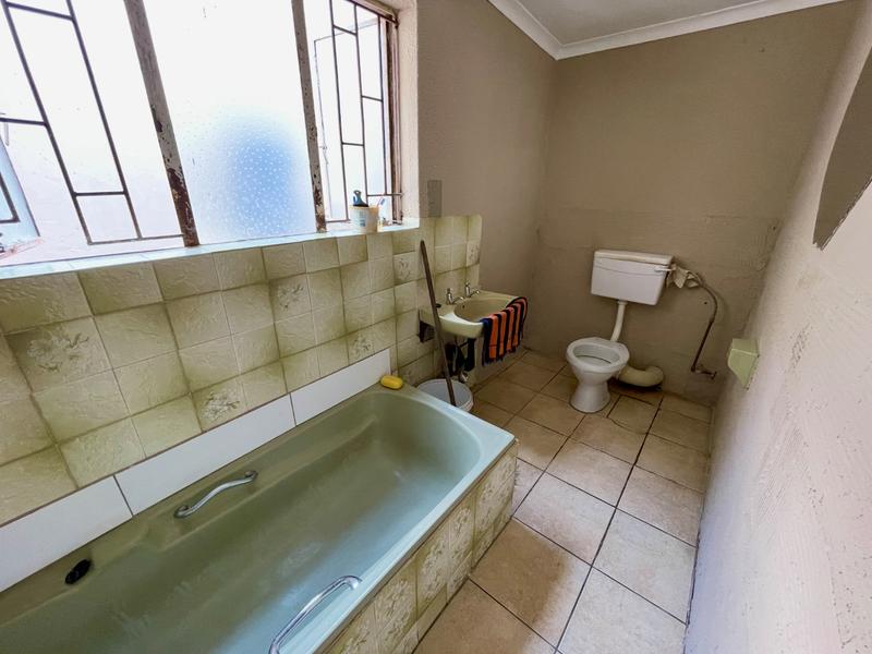5 Bedroom Property for Sale in Noordheuwel Gauteng