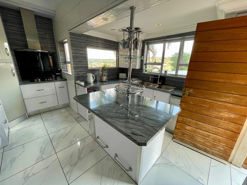 5 Bedroom Property for Sale in Rangeview Gauteng