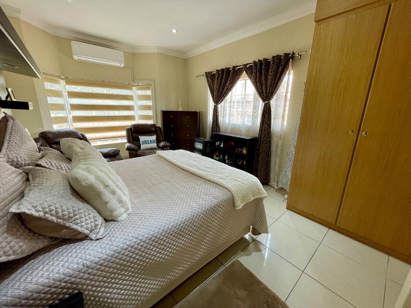5 Bedroom Property for Sale in Rangeview Gauteng