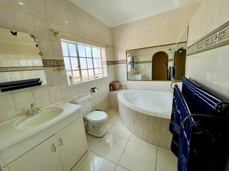 5 Bedroom Property for Sale in Rangeview Gauteng