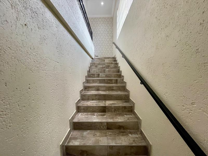 5 Bedroom Property for Sale in Rangeview Gauteng