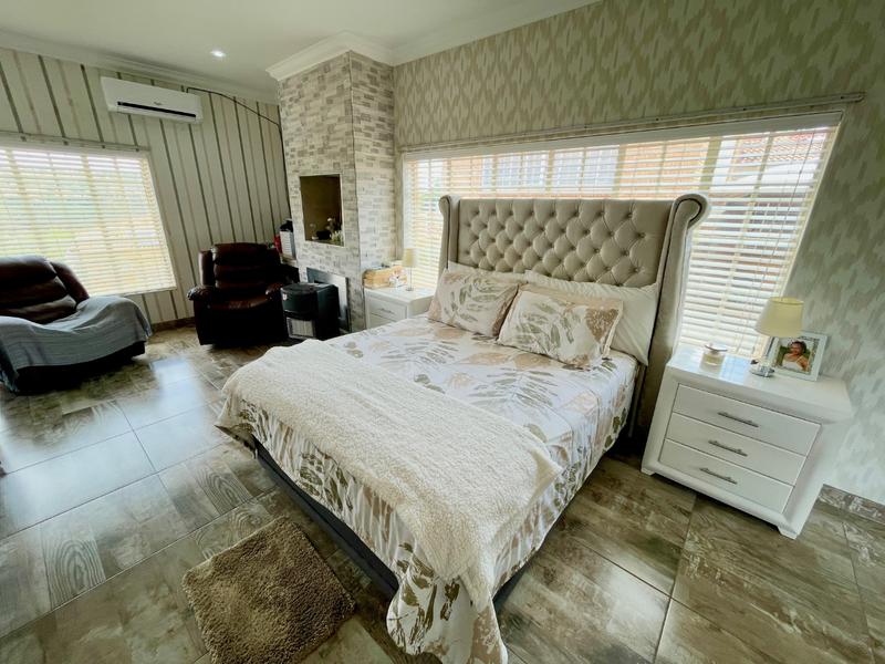5 Bedroom Property for Sale in Rangeview Gauteng