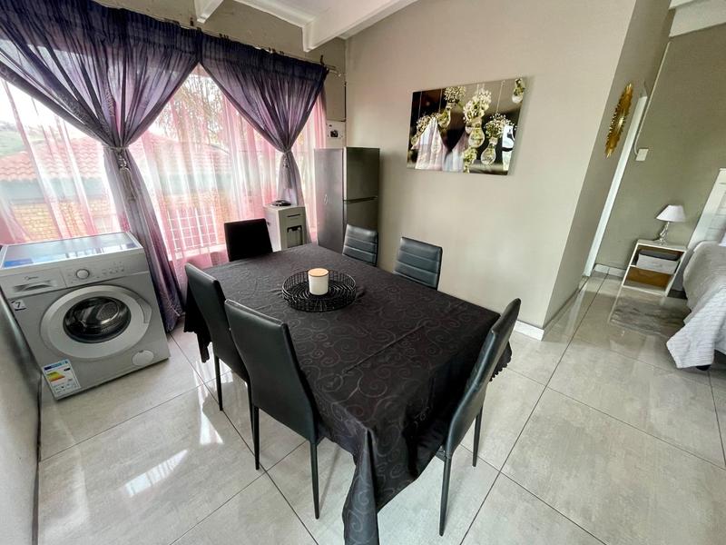5 Bedroom Property for Sale in Rangeview Gauteng
