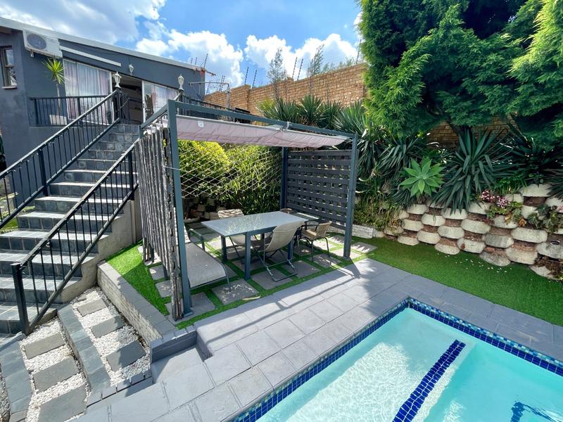5 Bedroom Property for Sale in Rangeview Gauteng