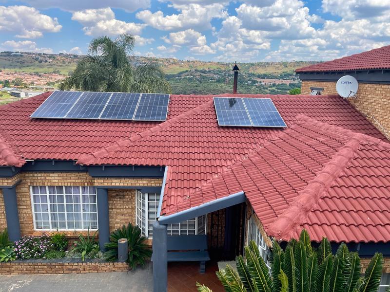 5 Bedroom Property for Sale in Rangeview Gauteng