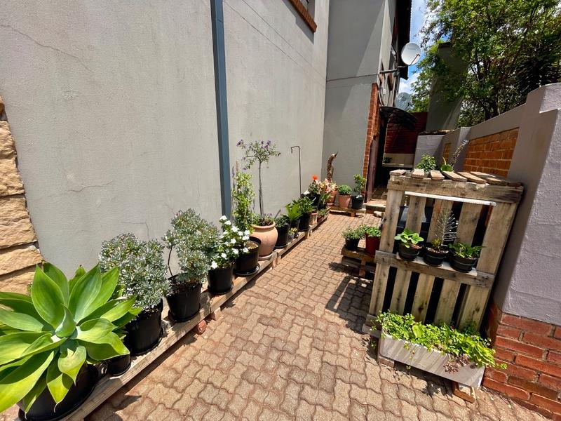 3 Bedroom Property for Sale in Sugar Bush Estate Gauteng