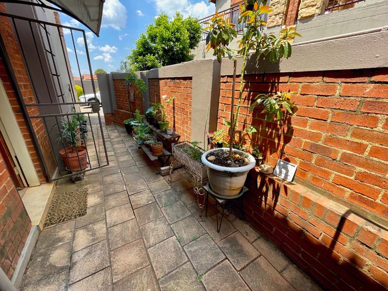 3 Bedroom Property for Sale in Sugar Bush Estate Gauteng