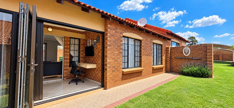 2 Bedroom Property for Sale in Monavoni Gauteng