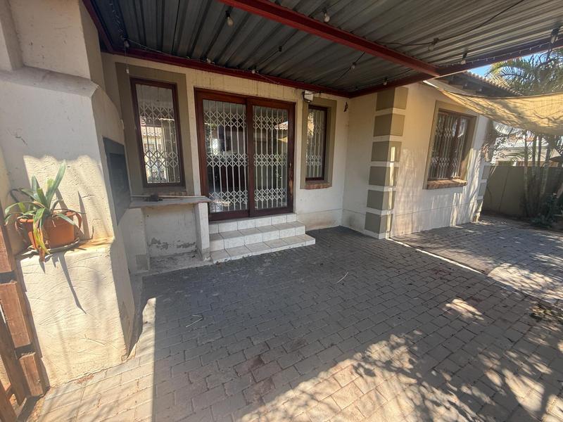 2 Bedroom Property for Sale in The Reeds Gauteng