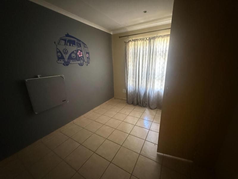 2 Bedroom Property for Sale in The Reeds Gauteng