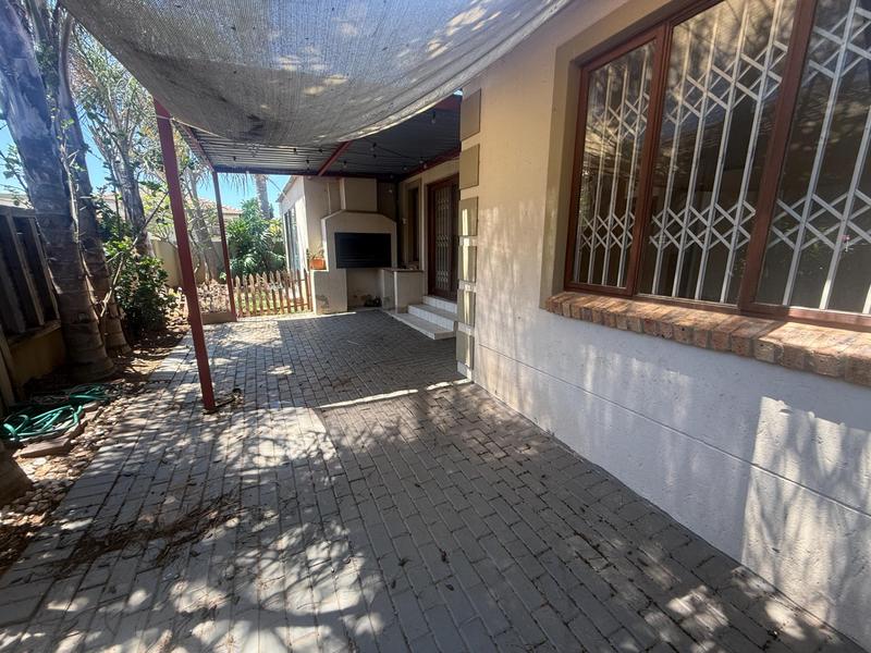 2 Bedroom Property for Sale in The Reeds Gauteng