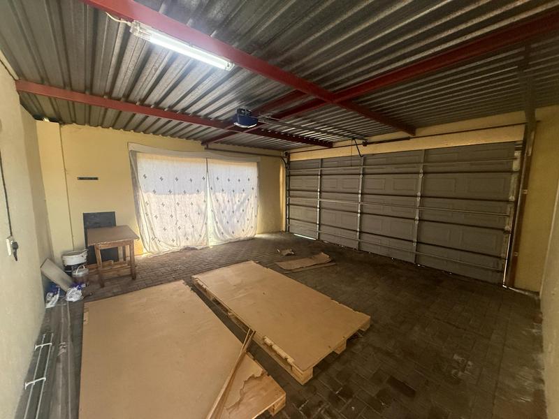 2 Bedroom Property for Sale in The Reeds Gauteng