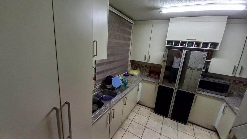 To Let 3 Bedroom Property for Rent in Pretoria Gardens Gauteng