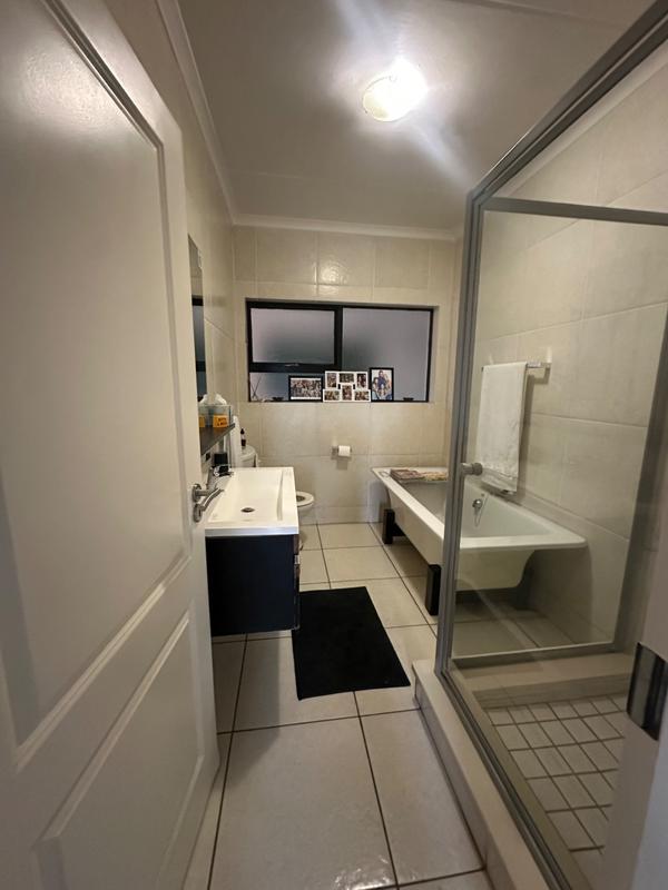 To Let 2 Bedroom Property for Rent in Greenstone Hill Gauteng