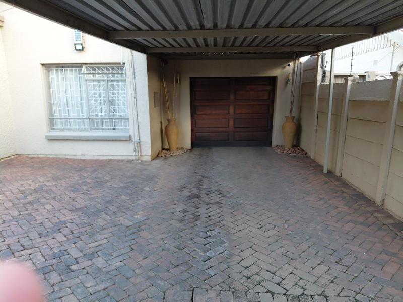 4 Bedroom Property for Sale in Dawnview Gauteng