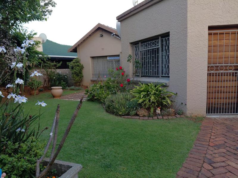 4 Bedroom Property for Sale in Dawnview Gauteng