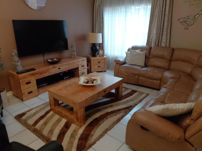 4 Bedroom Property for Sale in Dawnview Gauteng