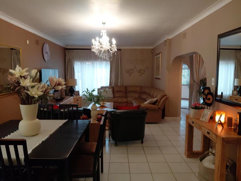 4 Bedroom Property for Sale in Dawnview Gauteng