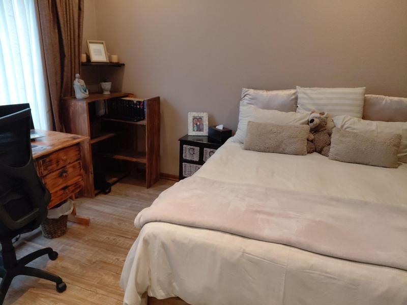 4 Bedroom Property for Sale in Dawnview Gauteng