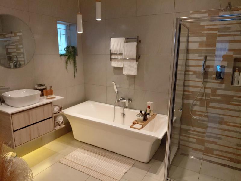 4 Bedroom Property for Sale in Dawnview Gauteng
