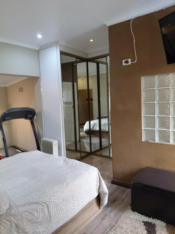 4 Bedroom Property for Sale in Dawnview Gauteng