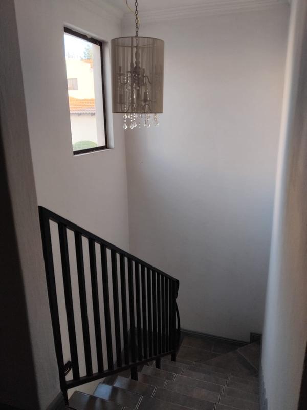 To Let 3 Bedroom Property for Rent in Fourways Gauteng